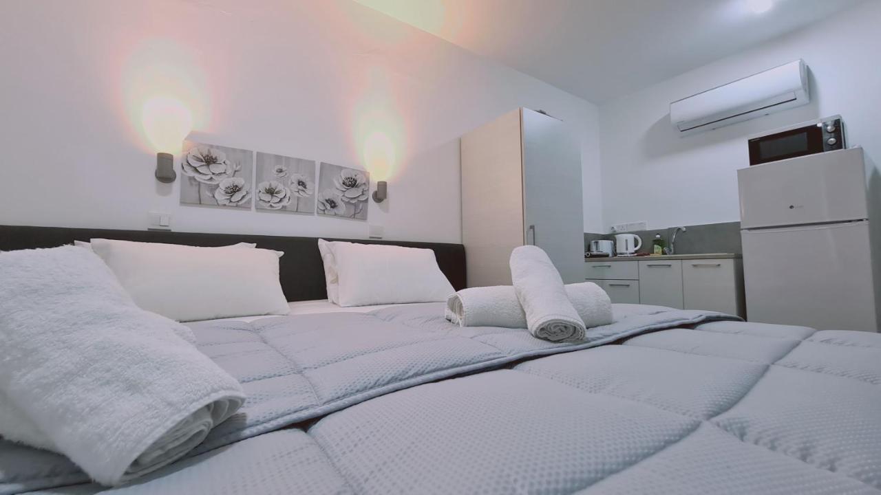 Stay Napa Living Studios Айя-Напа Экстерьер фото